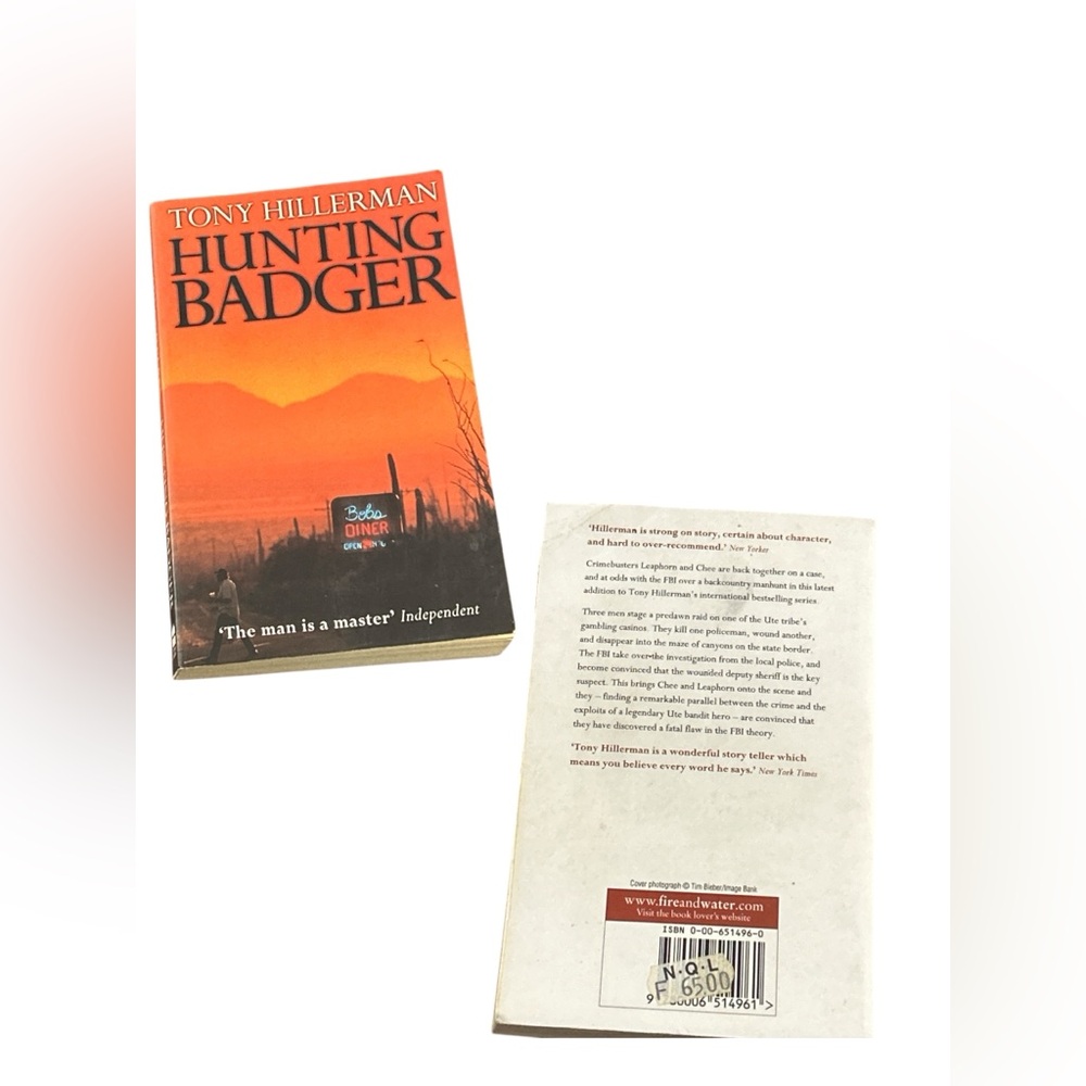 Tony Hillerman 'Hunting Badger’Paperback